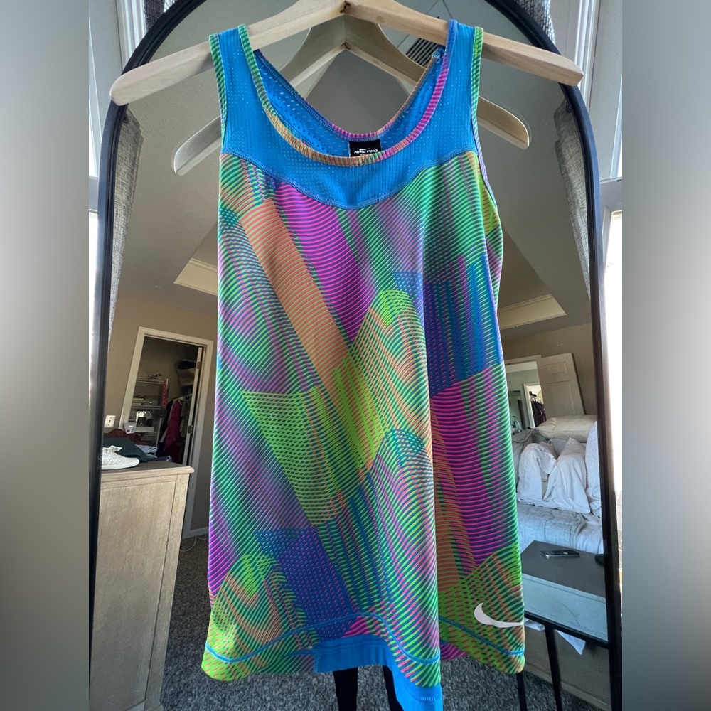 Nike Dri Fit Raceback Tank, Size Small